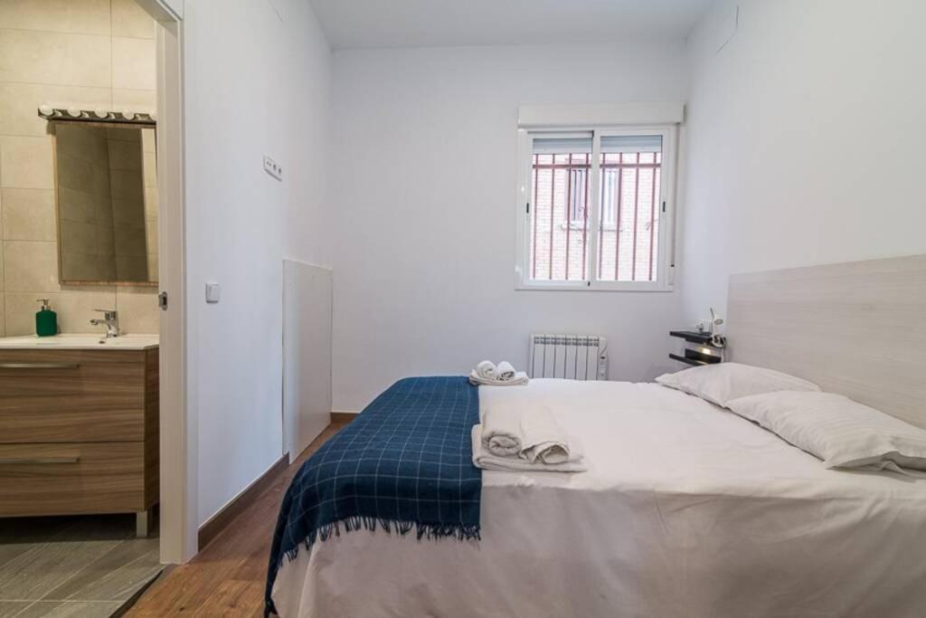 #15Pin-1 Apartamento De Un Dormitorio En Tetuan Madrid Extérieur photo